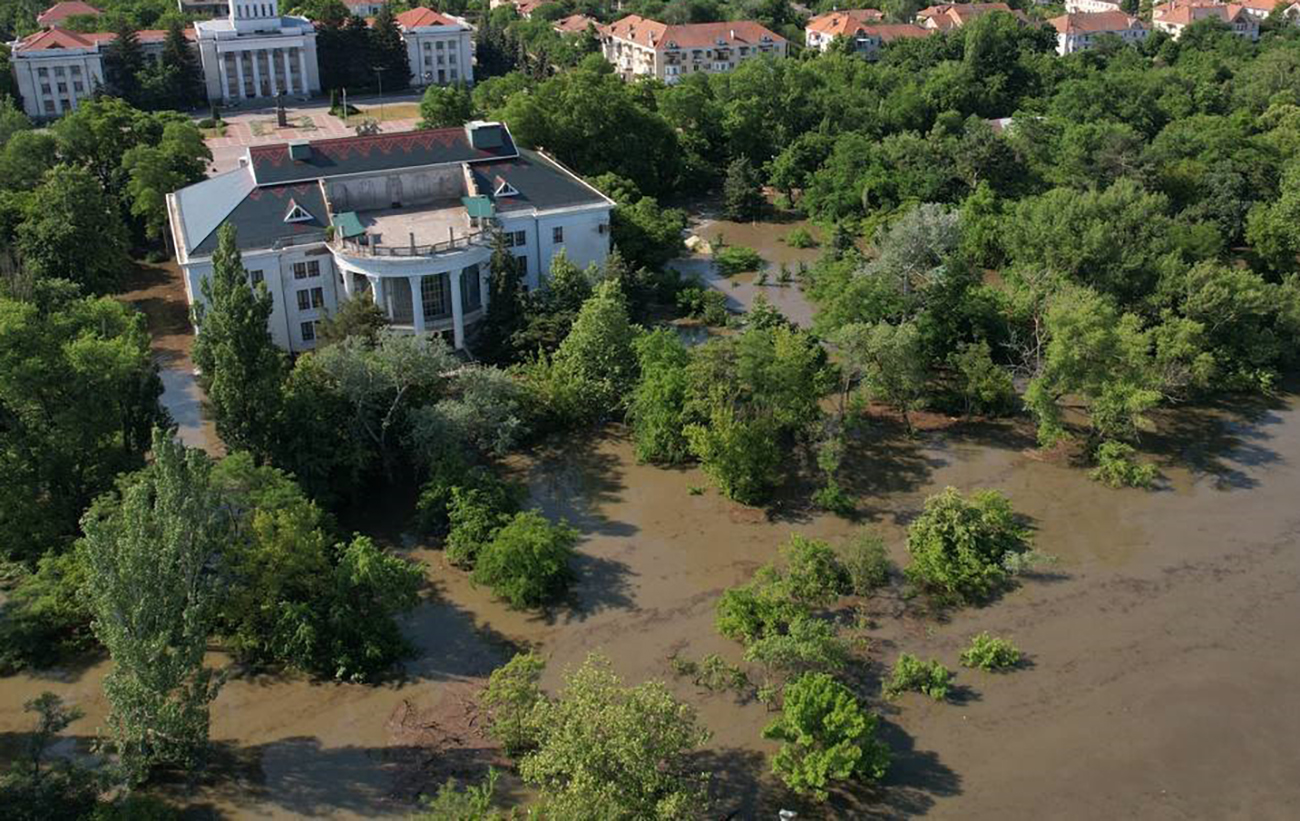 Подрыв Каховской ГЭС. Чем грозит катастрофа на юге Украины и есть ли риски для ЗАЭС
